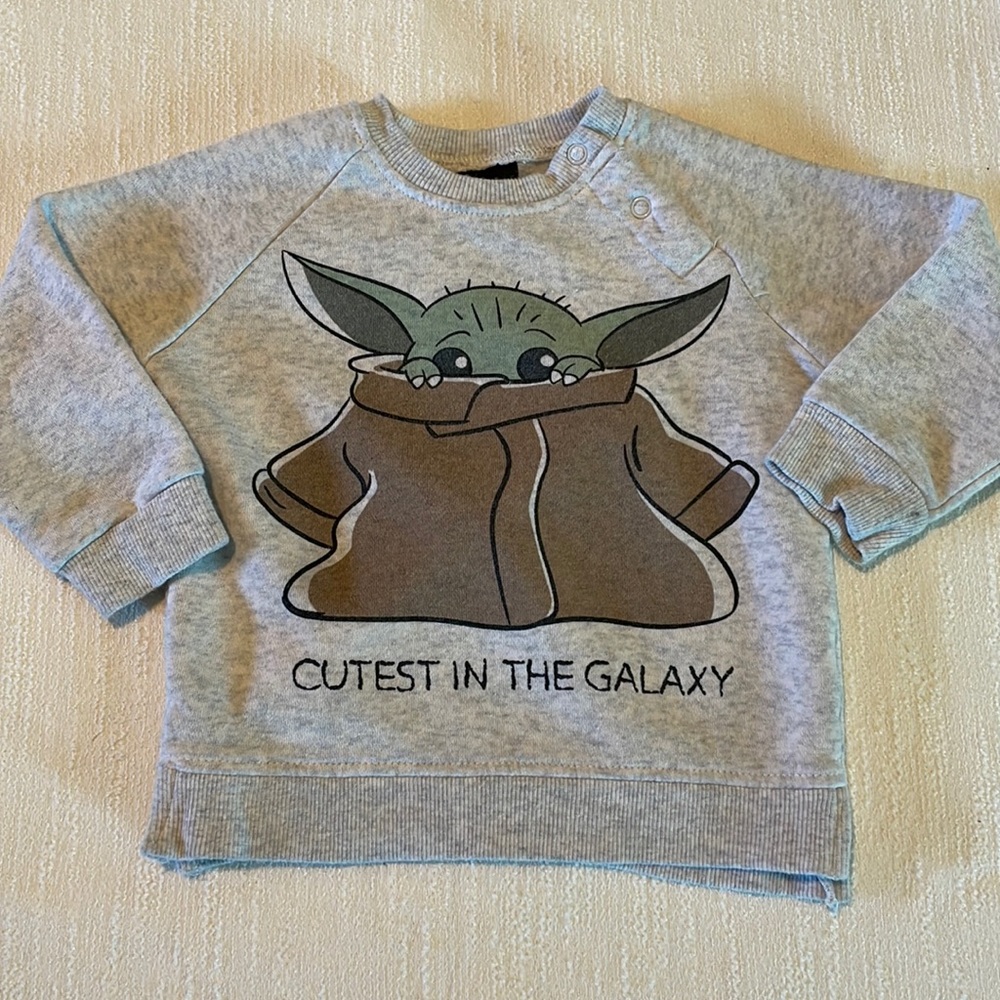 Star Wars The Child/Grogu Crewneck Sweatshirt Size 18 Month